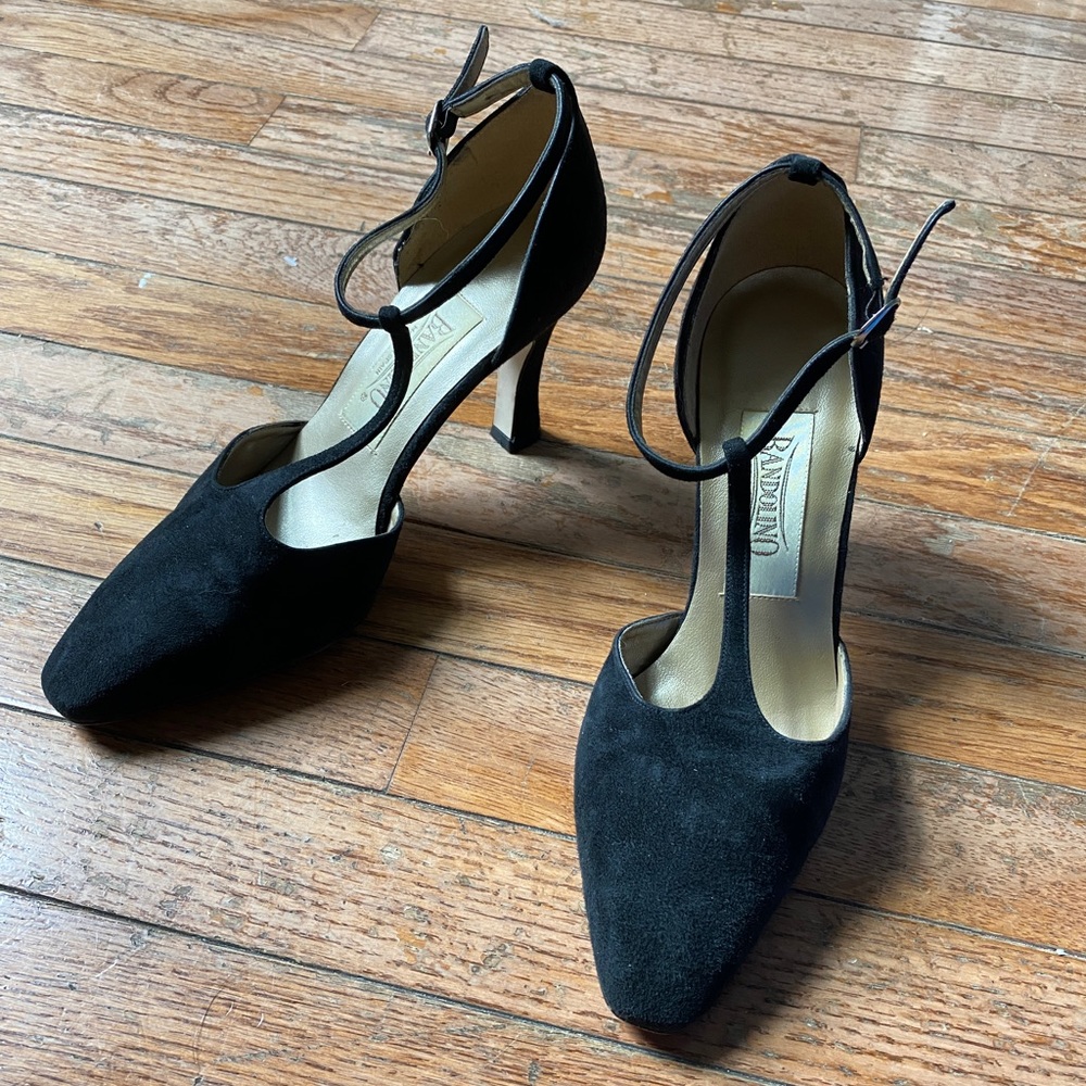Vintage & Sexy AF Bandolino Black Suede T-strap Cuban Heels Size 7